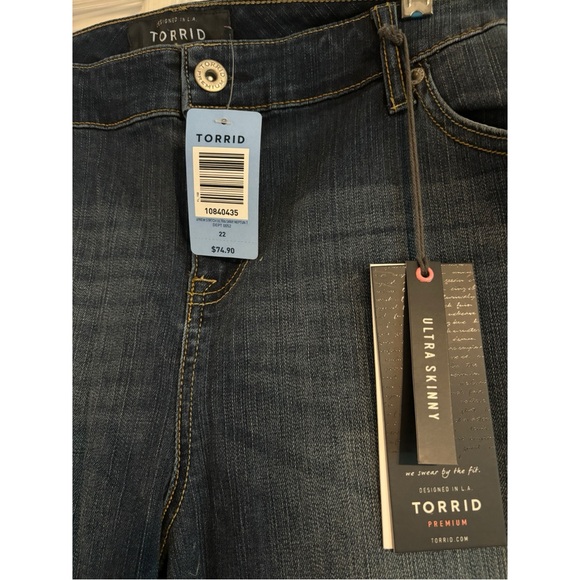 NEW Torrid Premium ultra skinny jeans - Picture 5 of 9
